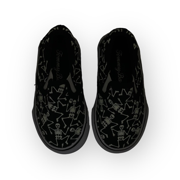 new Tommy Bahama ☠︎︎ Skeleton Print Slip On Sneakers ☠︎︎ Glow in the Dark ☠︎︎ 5 - Picture 14 of 16